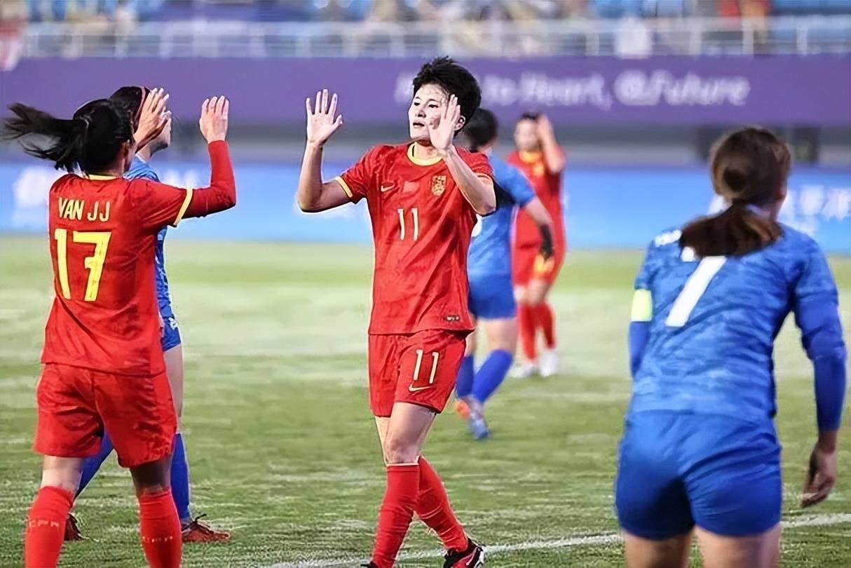包含日本女足新人崭露头角闪光Daemon的词条