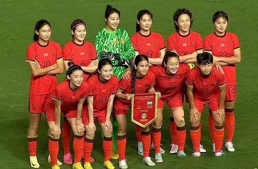 女足友谊赛中，中国队全力以赴